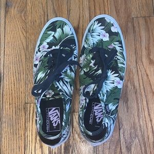 Hawaiian Floral Woman Vans